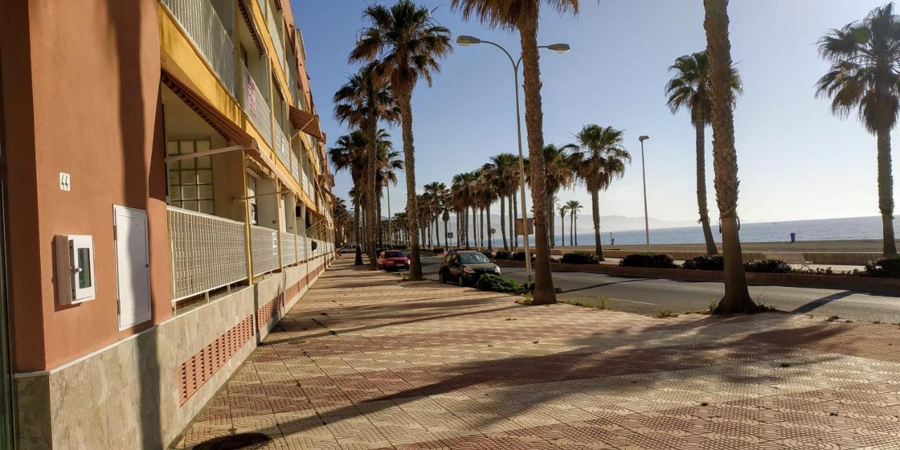 Premiere Ligne De Mer Roquetas de Mar Bagian luar foto